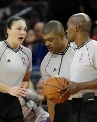 乐竞体育官网- NBA推行新规，裁判重点严查走步违例